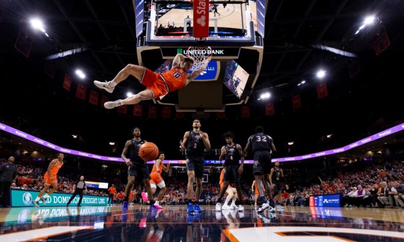 Taine Murray playing basketball