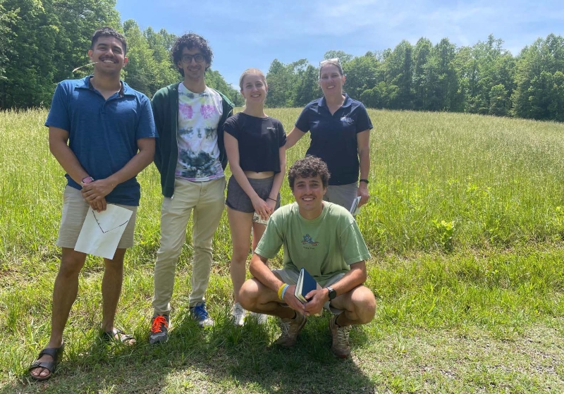 students visit Morven Farm