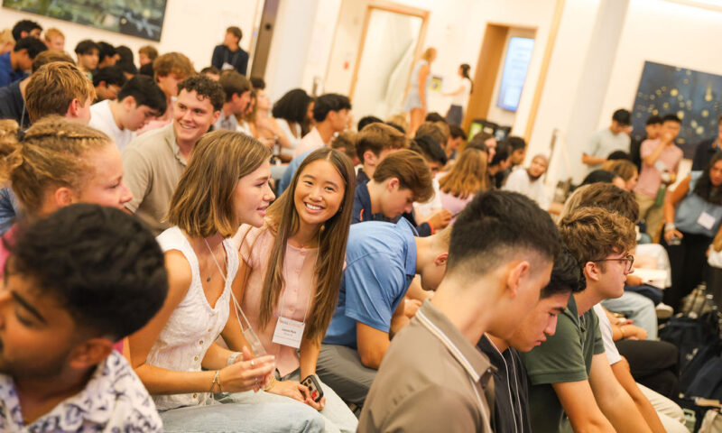 group of students at UVA McIntire School COMMENCE Day 1