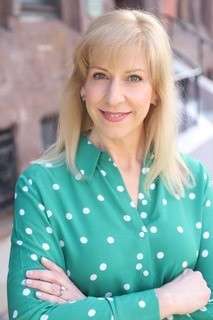 portrait of Jennifer Lendler